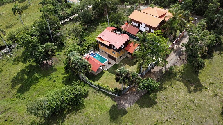 Green Sierra - Villa con piscina y jardines en Jarabacoa