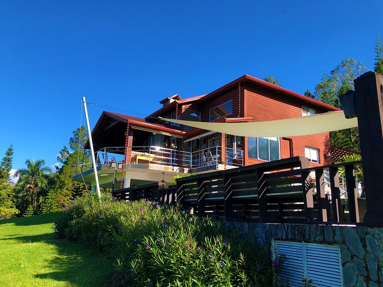 Villa Bartolo, Villa in Jarabacoa with mountain views