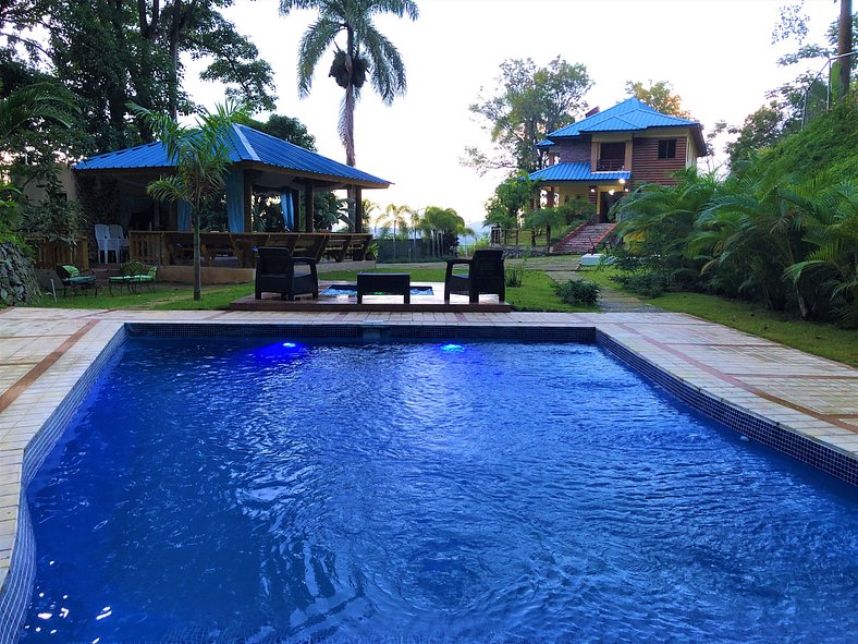 Villa For 16 PAX Close To The Town (5 minutes)