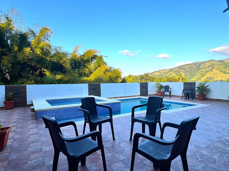 Villa Maravilla: Incredible views from the pool