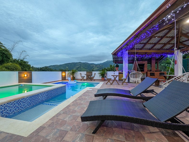 Villa Maravilla: Incredible views from the pool